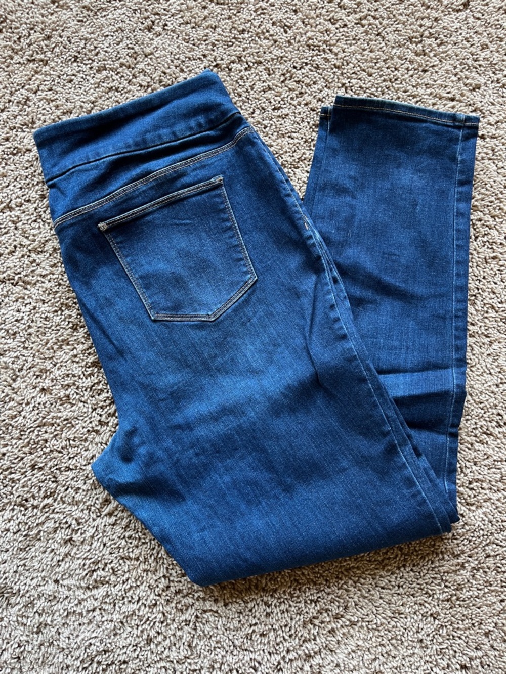 Chico's Women’s indigo Pull on Jeggings- Stretch Back Pocket Detail. Size 2.5/14